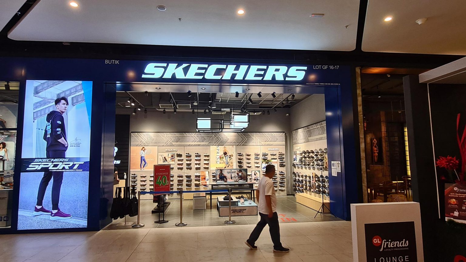 skechers fairview park mall